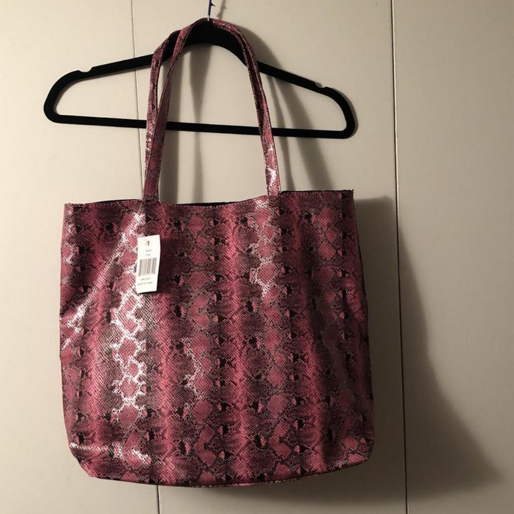 Saks 5th Ave shopping bag Pink and silver metallic